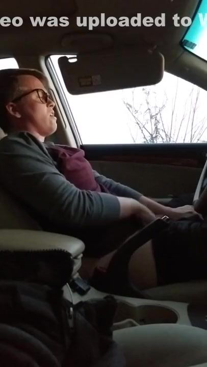 Tall Public masterbation- Ftm rubs one out in the car Duro