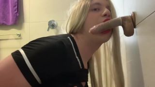 Vporn Sissy crossdresser Kiyomi super sloppy deepthroat blowjob on dildo Dutch