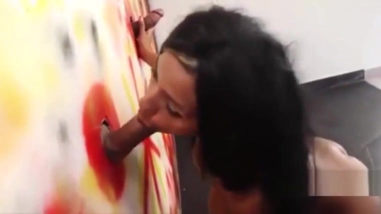 Spank Travesti cover da Ines brasil dando para pinto na parede Gay Outdoors