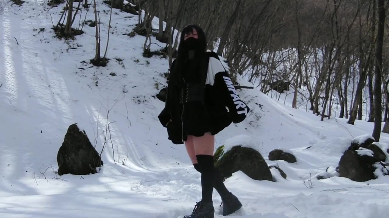 Celebrity Sex Scene I Exposed Myself Outdoors In The Northern Snowy Mountains And I Leaked Pee Blow Job Movies - 1