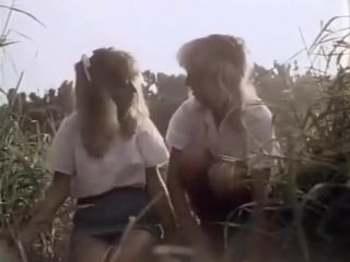 Free Amature Porn Classic. Girls in a field Exhib