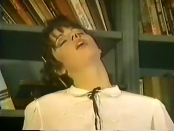 XDating Vintage : Getting dirty in the library - BG972 Sextape - 1