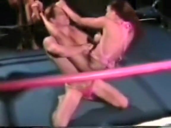 Transexual Arena Girls Wrestling: Tia & Jennifer vs Mike & Geoff (1/3) ShesFreaky - 1