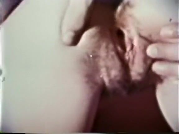 Short Hair Peepshow Loops 49 1970s - Scene 3 Ballbusting