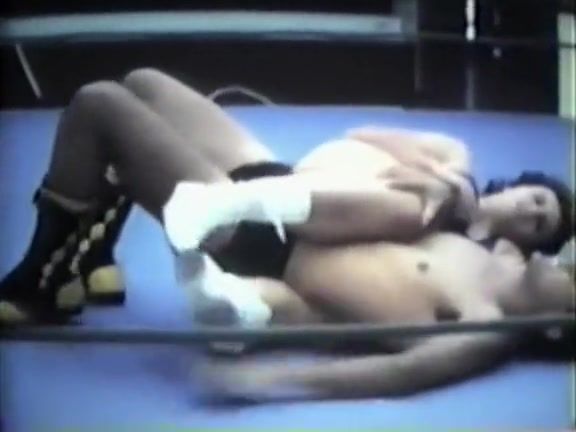 Facesitting Mixed Ring wrestling. Vintage 4 CzechCasting