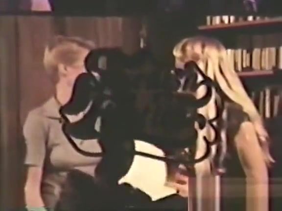 HollywoodGossip Peepshow Loops 342 1970s - Scene 2 Small Tits
