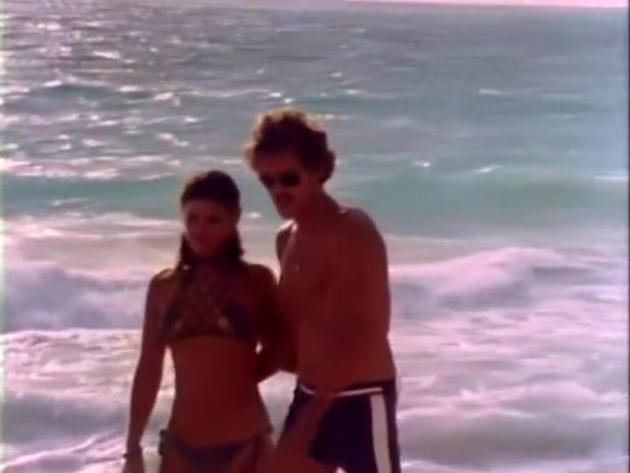 Desi 1977 - Beach JAVBucks - 1