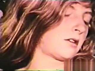 Delicia Peepshow Loops 347 1970s - Scene 4 Interacial