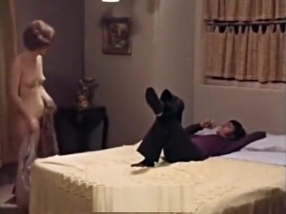 Piroca Lady Teaching Sex a Virgin Man Humiliation Pov