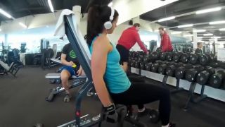 Spy Cam Fitness girl training biceps triceps Hardcoresex