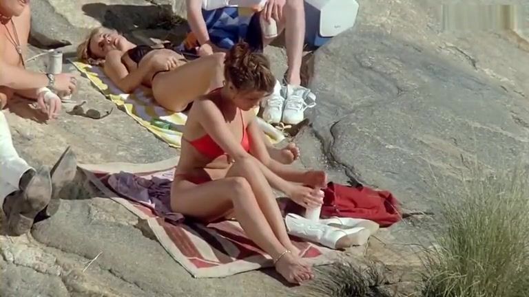 Cumswallow Sherilyn Fenn - Topless in Public, Sexy in Bikini - The Wraith (1986) Shemales