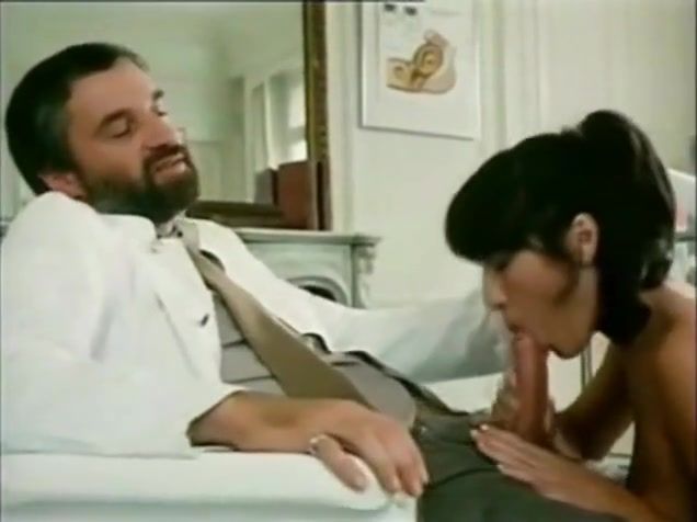 HBrowse Bearded doctor being sucked by nurse Exposed