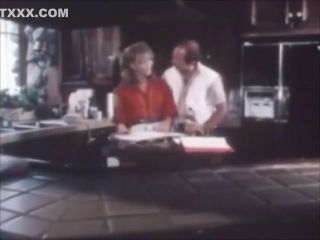 Machine Daisy Chain (1985) vintage porn movie Hotel