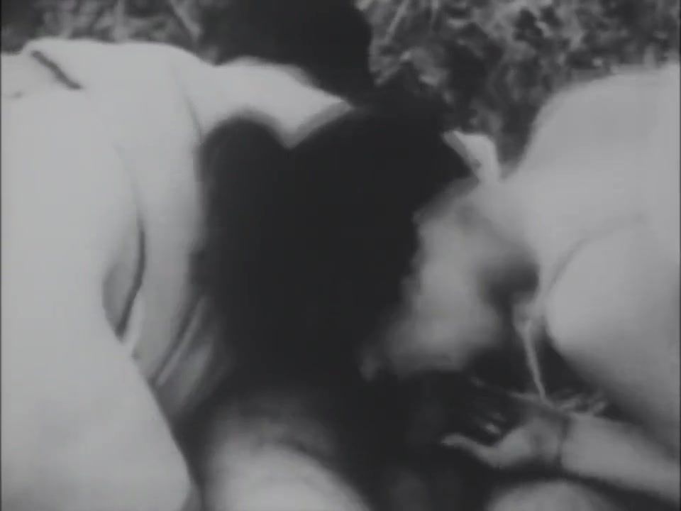 Blowjob Contest Erotica 1930 - La Cueillette Aux Champignons Pussy Play - 1