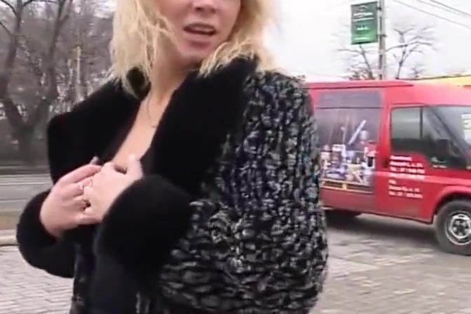 Redhead kinky blonde girl risky pissing in real public streets FireCams - 1