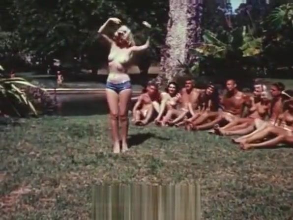 Flogging Sexy Topless Women Meet Strange Men (1960s Vintage) Fucking Hard - 1