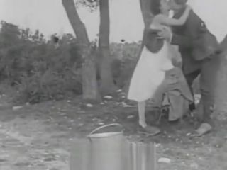 Flaca Bisexual Threesome Fucking Outdoors (1930s Vintage) Amateurs Gone