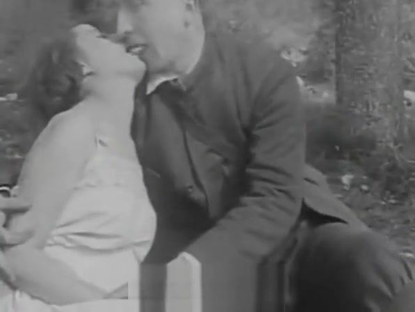 Oldvsyoung Bisexual Threesome Fucking Outdoors (1930s Vintage) Gritona - 1