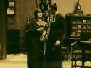 Hanime Masturbating and Persuasion to Suck (1920s Vintage) Outdoor