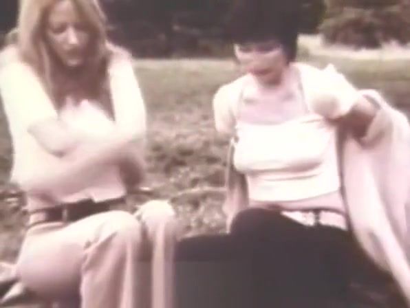 Public Nudity Girls Didn't Know They're Lesbians till Now (1960s Vintage) Nasty