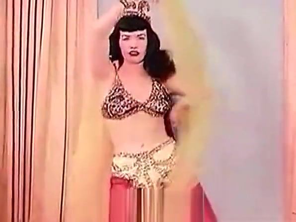 Stepsiblings Sensitive Belly Dance of a Hot Pornstar (1950s Vintage) Fuck - 1