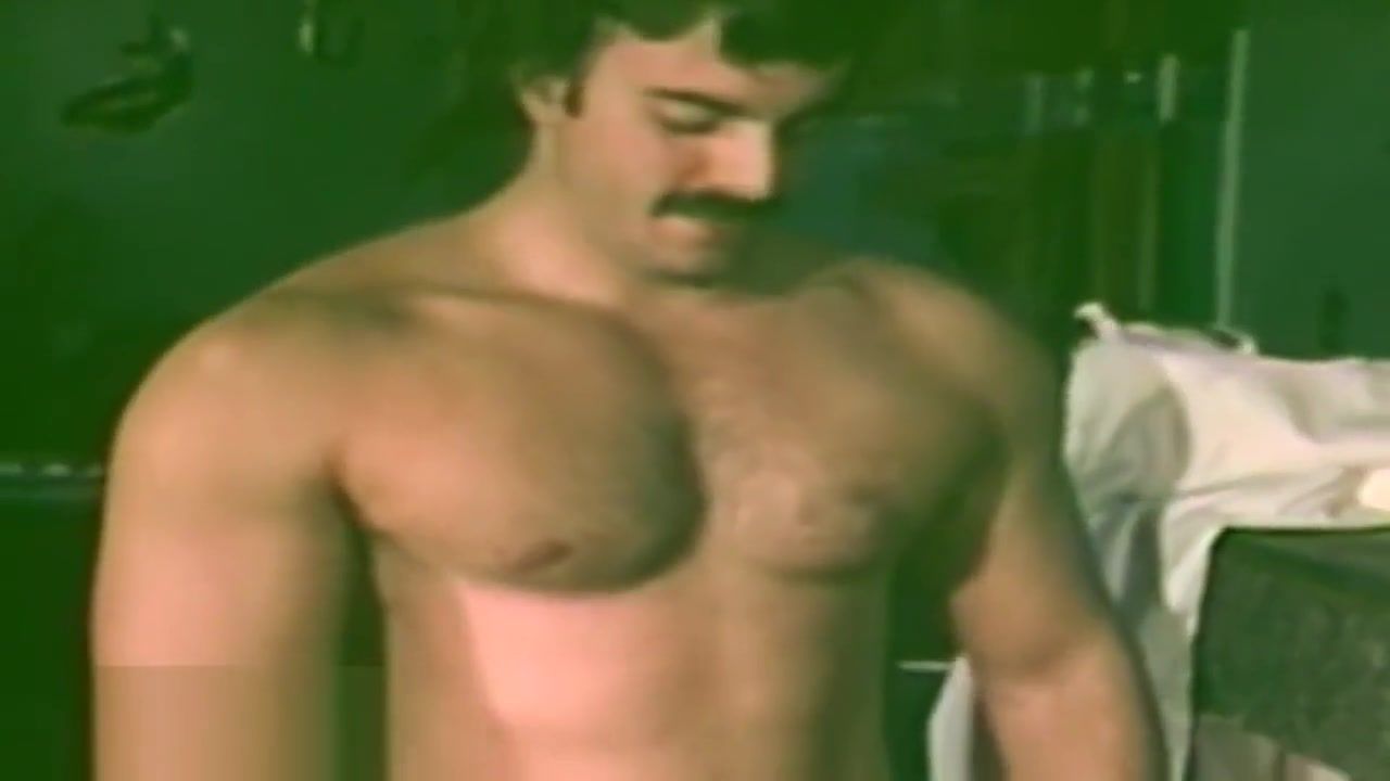 Masturbando shocking old porn from 1970 Gay Outdoor