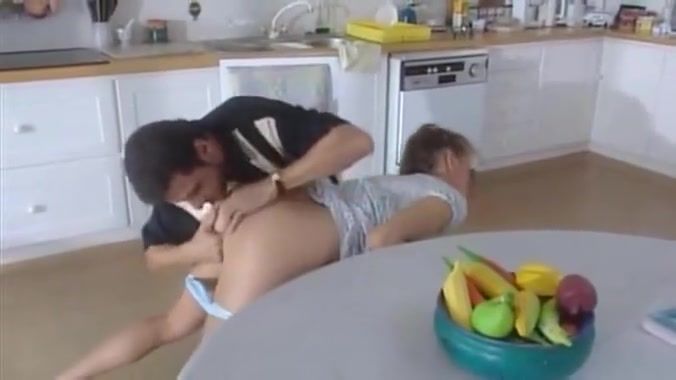 Swallowing Dad fucks her young step-daughter NudeMoon