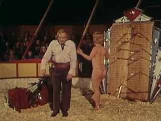 Sesso Exotic vintage scene with Anne Bie Warburg and Anniqa Fors Yoga