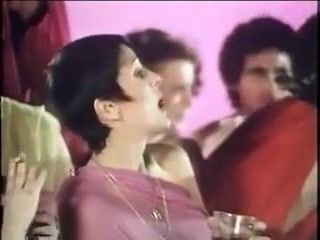 Streamate Stereolab - off on (music video) Bigboobs