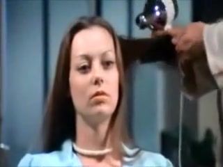 eFukt Brunette gets pussy shaved at the salon Forwomen