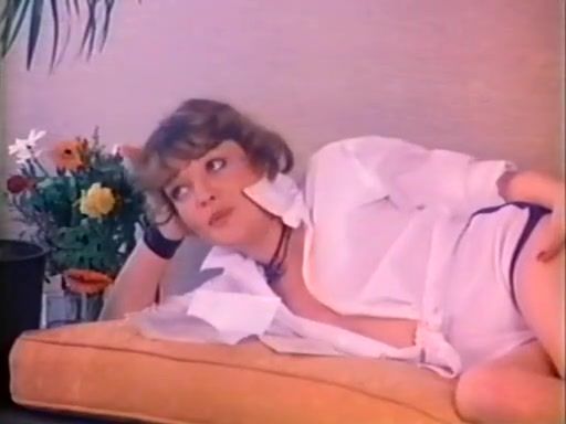 Banheiro Crazy retro adult clip from the Golden Epoch Blow - 1
