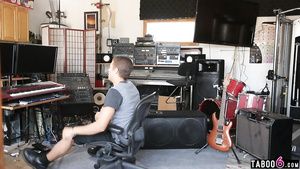 Mmd Lead guitarist bangs very hot Italian groupie in his studio AxTAdult