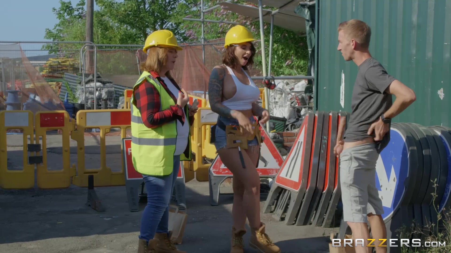 PlanetSuzy A female construction worker Ivy Lebelle sucking and fucking a massive D Hdporner