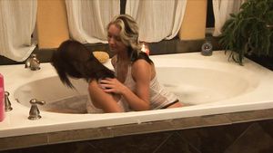 Teenpussy Young lustful wet lesbians making out in hot bathtub in bathroom Gang