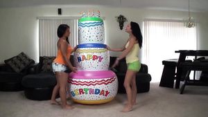 Real Amateurs zencefil Foursome on a cake - blondie Teensnow