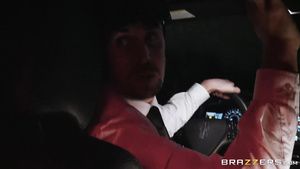 CartoonTube Sexy young rich girl hooks up with a middle aged limo driver Perfect Pussy