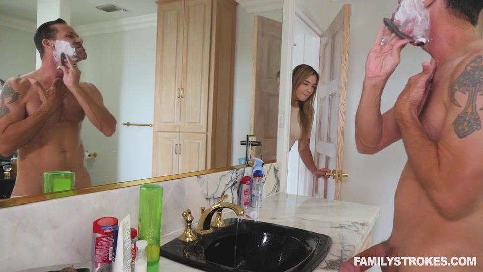 Branquinha Blair Williams fucks hard with mother's boyfriend while she is in shower Nut