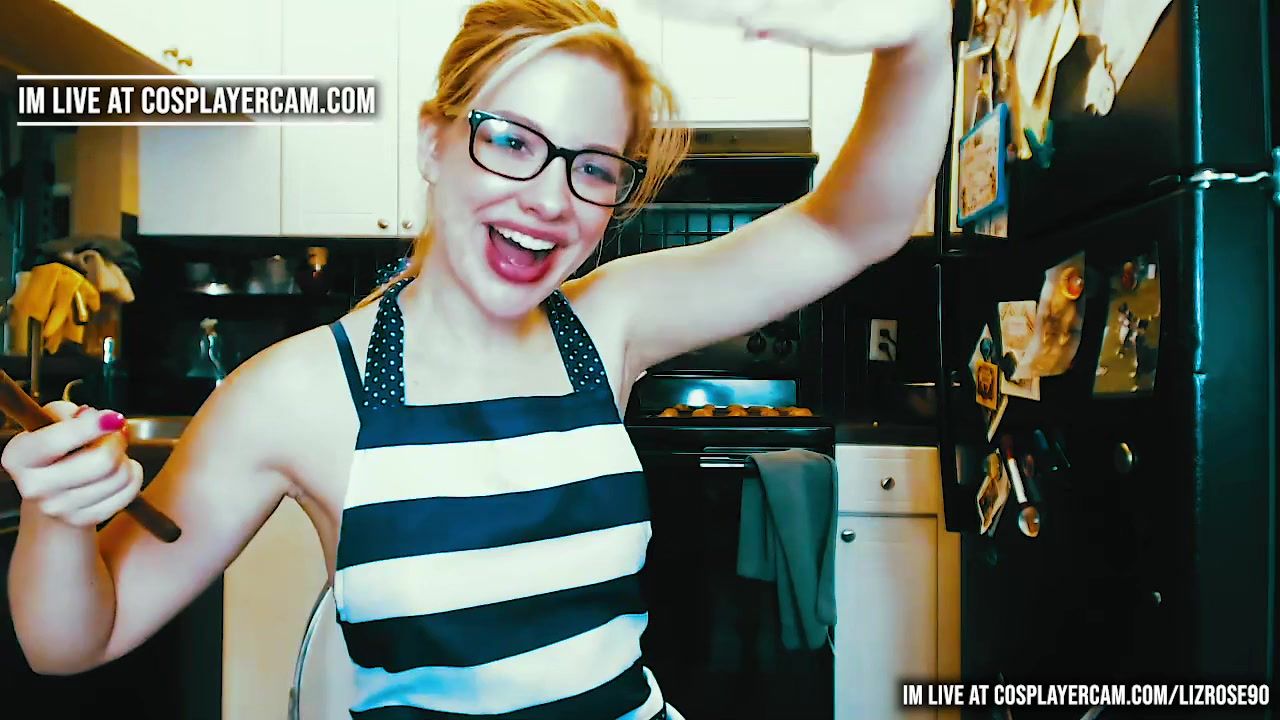 Siririca Want Me To Cook For You? - sexy teen in eyeglasses teasing on webcam PinkDino