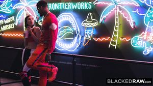 Freak BLACKEDRAW This Model Only Chills With BIG BLACK DICK - giana blue Ass