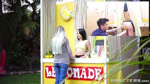 Sentando All of you lemonade lovers must see this, Kristina Rose fucked from behind Lick