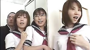 Porra Japanese schoolgirls in a reverse gangbang Gay Youngmen