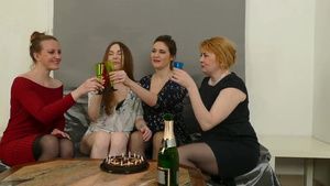 Teenies four lesbian MILFs have sex party - amateur porn Fucking