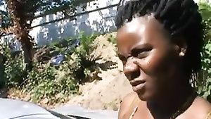 Public Nudity ghetto ebony slut has outdoor sex in car...