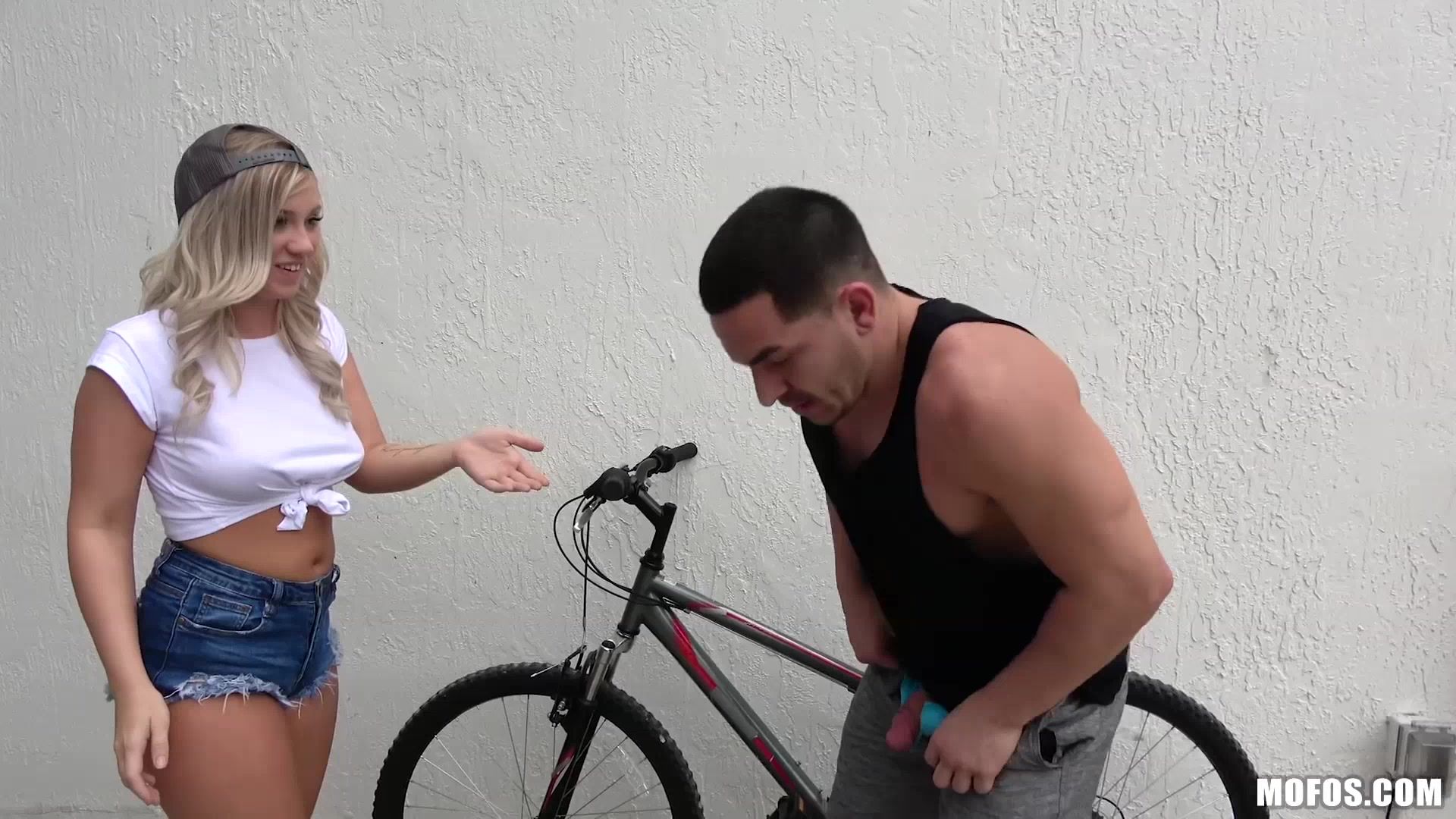Hermana Two hotties punish a bike thief by making him fuck them Pounded