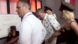 Orgia Slutty police officers getting nailed in their office Fucked
