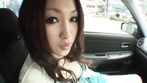 Pau Grande Kinky youn Asian fingers in the passenger seat before POV head in the car Ballbusting