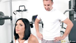 Mojada POV blowjob and gym hardfuck with dark haired milf Jaclyn Taylor Licking Pussy