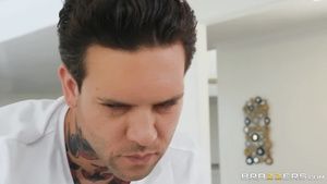 Dyke Tattooed masseur pleased Lela Star with oily pussy...