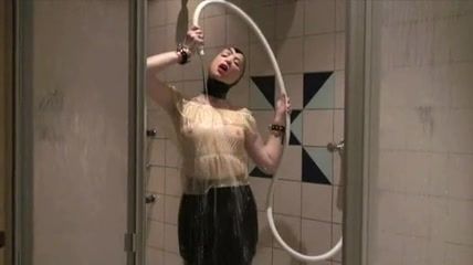 Kinky Kinky Fetish Girl Performs Her Freaky Show In Shower Ejaculations