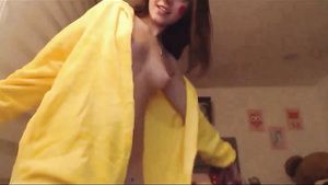 Avy Scott Chick in funny outfit masturbating on webcam with...